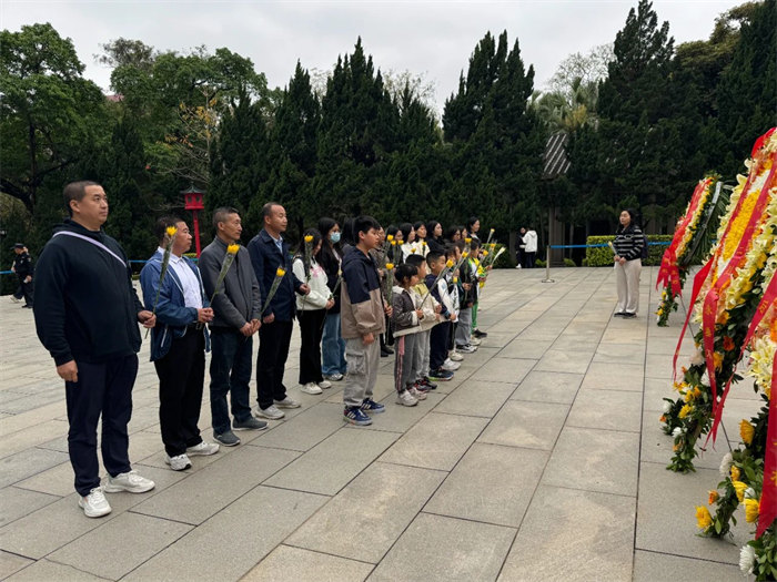 緬懷英烈志，傳承民族魂—黃花崗七十二烈士陵園祭奠活動   -3